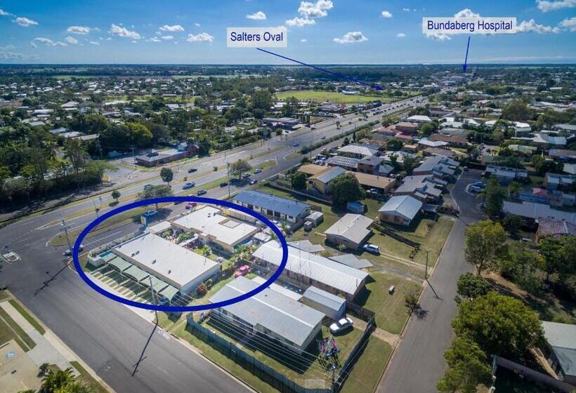 هتل Bundaberg Coral Villa Motor Inn