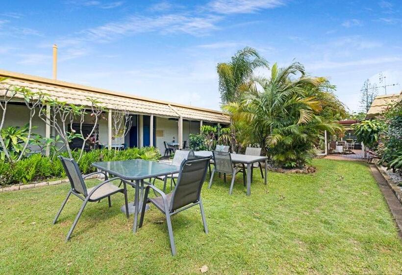 هتل Bundaberg Coral Villa Motor Inn