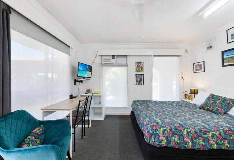 هتل Bundaberg Coral Villa Motor Inn