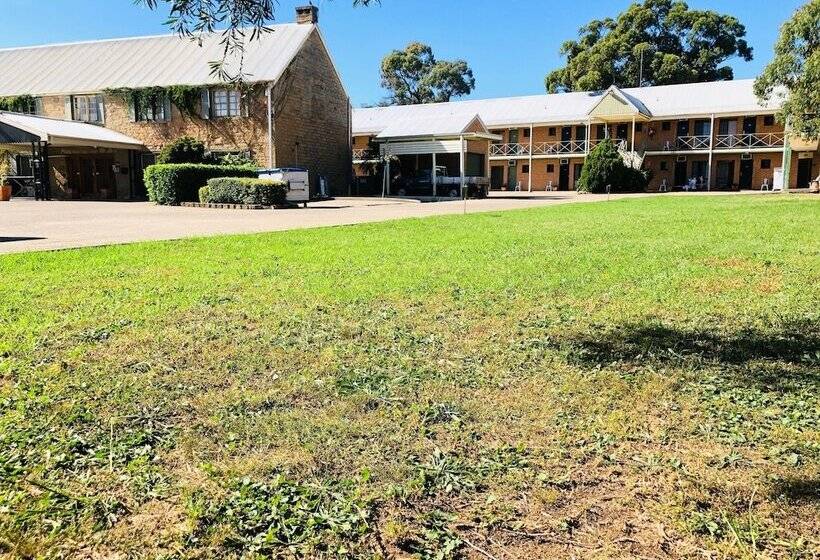 בית מלון כפרי Campbelltown Colonial Motor Inn