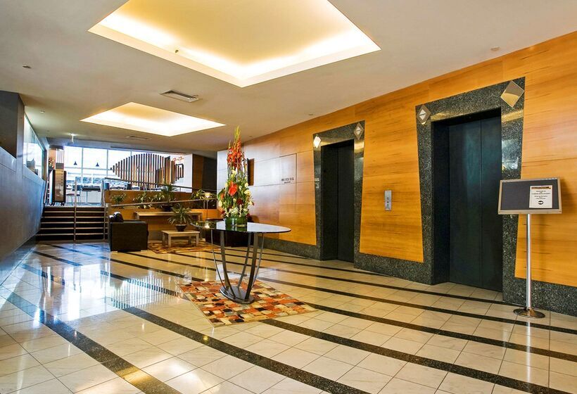 ホテル Clarion Suites Gateway