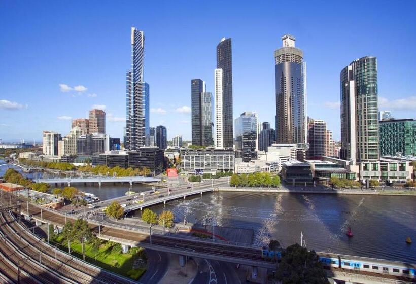 ホテル Clarion Suites Gateway