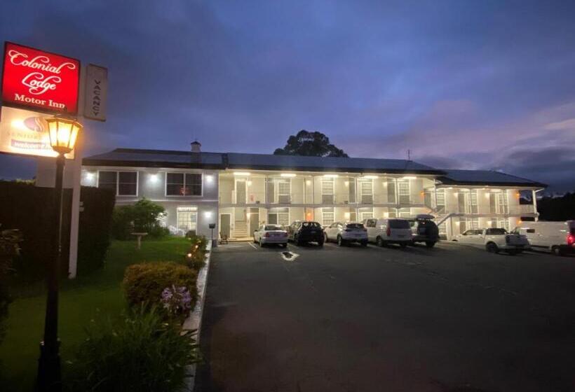 בית מלון כפרי Colonial Lodge Motor Inn