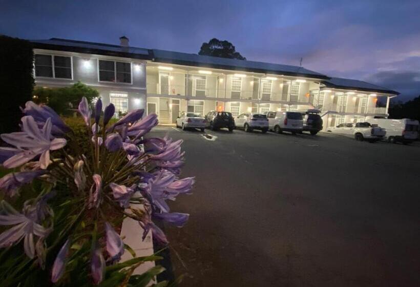 בית מלון כפרי Colonial Lodge Motor Inn