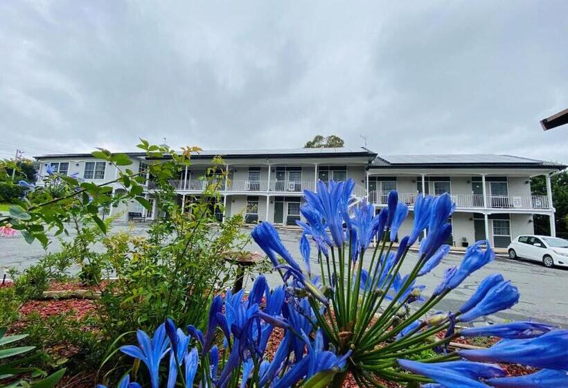 בית מלון כפרי Colonial Lodge Motor Inn