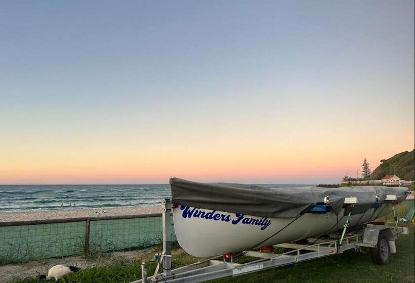 هتل Cooks Endeavour Motor Inn