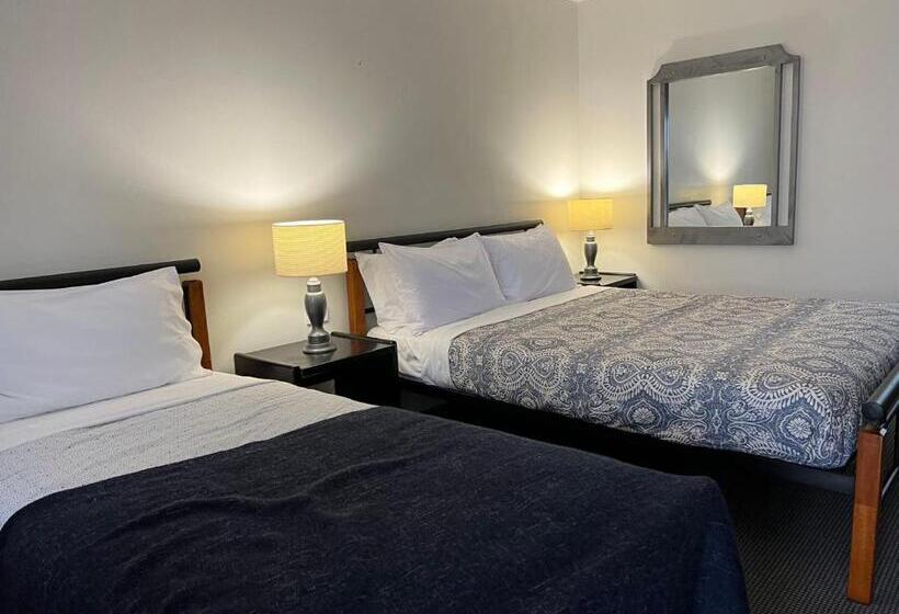 هتل Cooks Endeavour Motor Inn