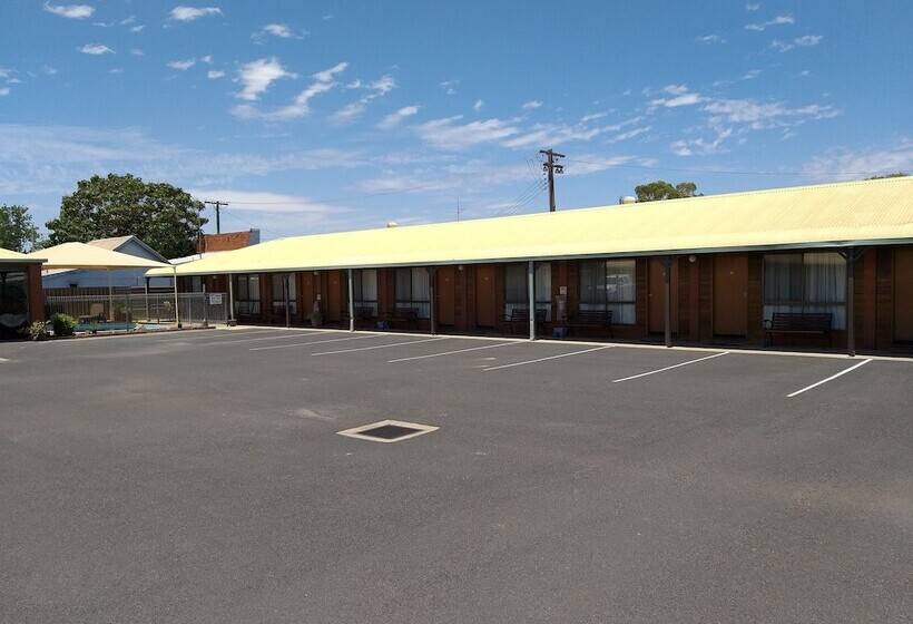 בית מלון כפרי Country Mile Motor Inn