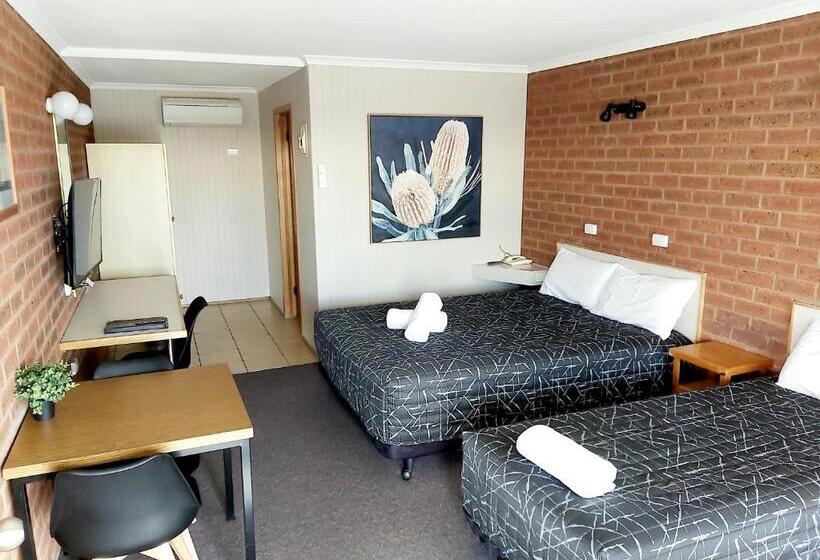 בית מלון כפרי Country Mile Motor Inn