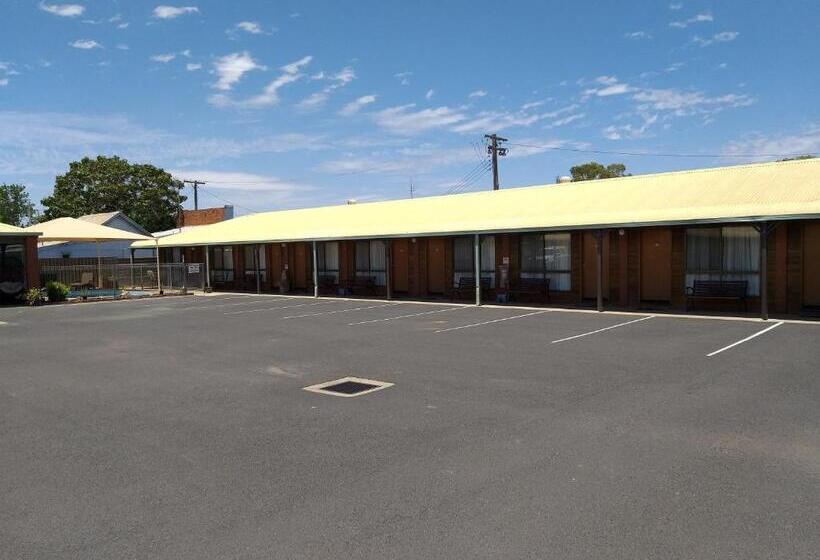 בית מלון כפרי Country Mile Motor Inn