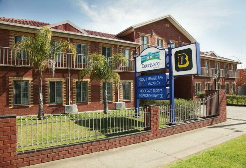 فندق Courtyard Motor Inn