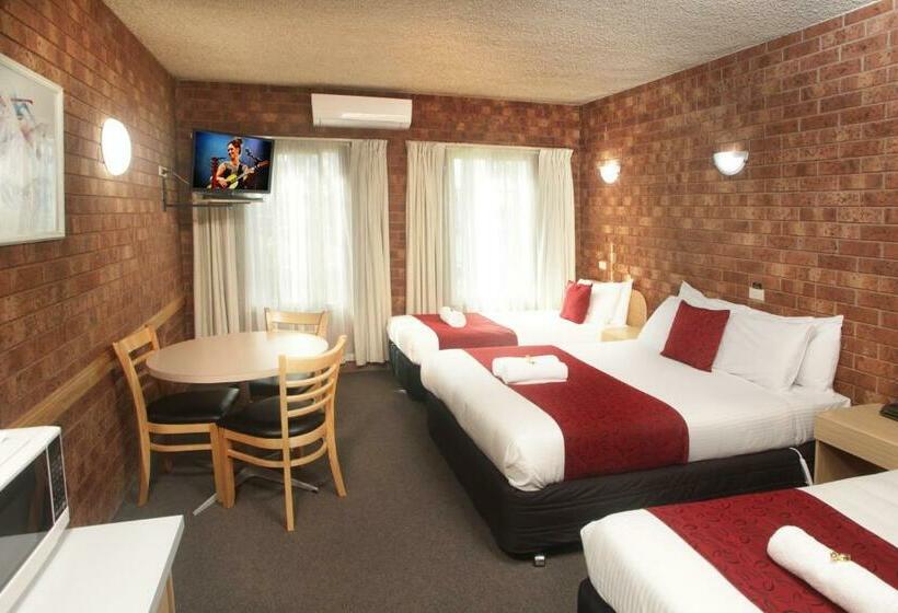 فندق Courtyard Motor Inn