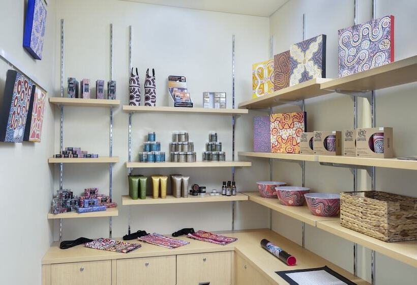 هتل Crowne Plaza Alice Springs Lasseters, An Ihg