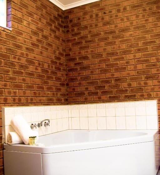 בית מלון כפרי Golden River Motor Inn