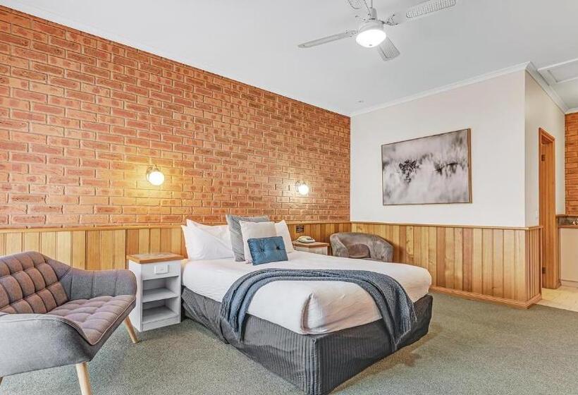 בית מלון כפרי Golden River Motor Inn