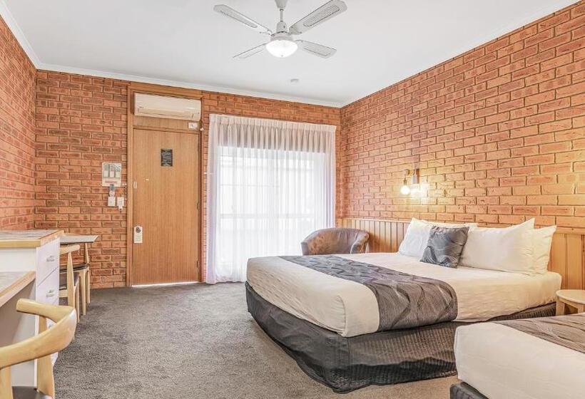 בית מלון כפרי Golden River Motor Inn