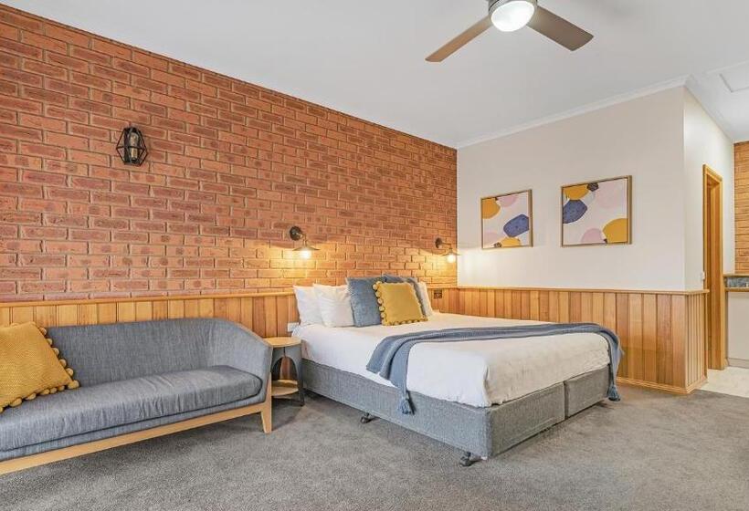 בית מלון כפרי Golden River Motor Inn