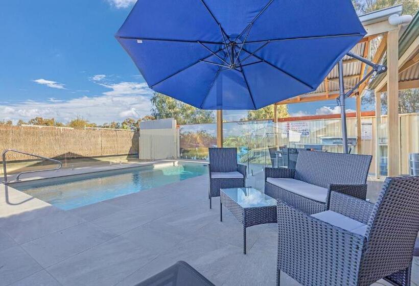 בית מלון כפרי Golden River Motor Inn