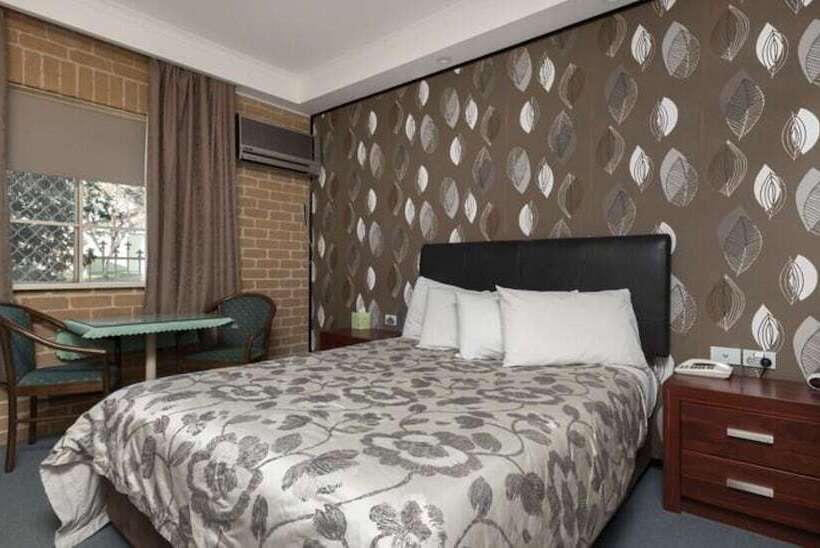 هتل Grand Manor Motor Inn