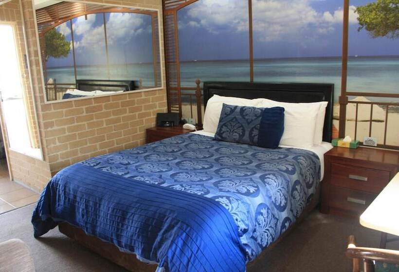 هتل Grand Manor Motor Inn