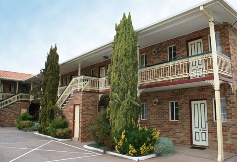 هتل Grand Manor Motor Inn