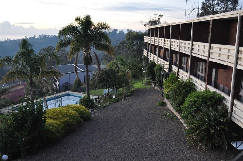 בית מלון כפרי Hillcrest Motor Inn