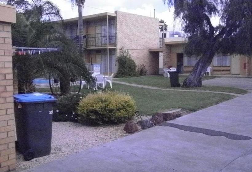 בית מלון כפרי Kar Rama Motor Inn