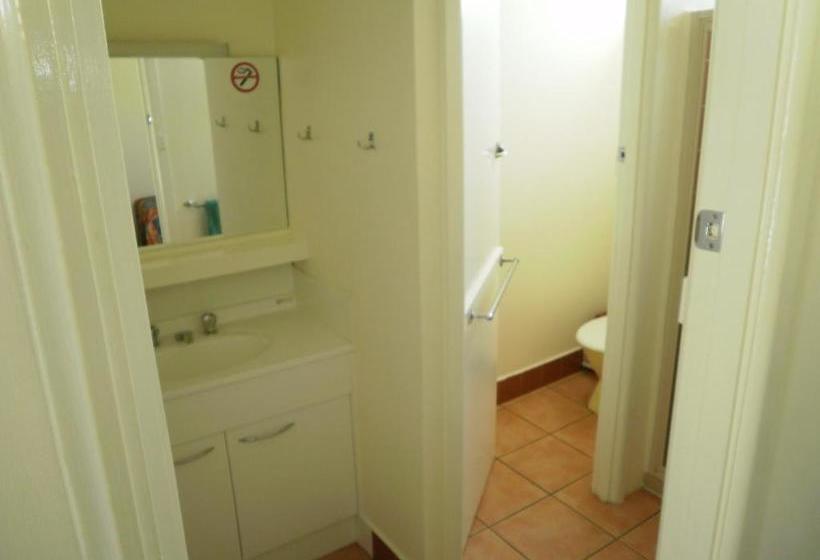 בית מלון כפרי Kar Rama Motor Inn