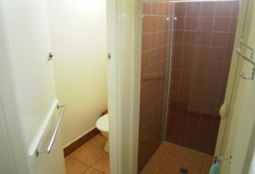 בית מלון כפרי Kar Rama Motor Inn