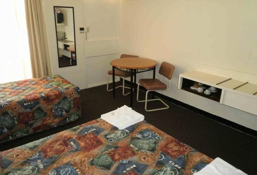 בית מלון כפרי Kar Rama Motor Inn