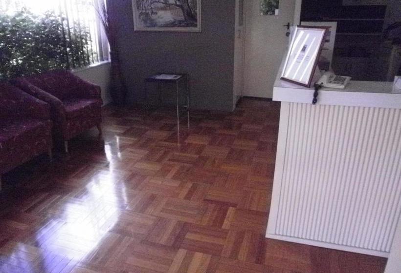 בית מלון כפרי Kar Rama Motor Inn