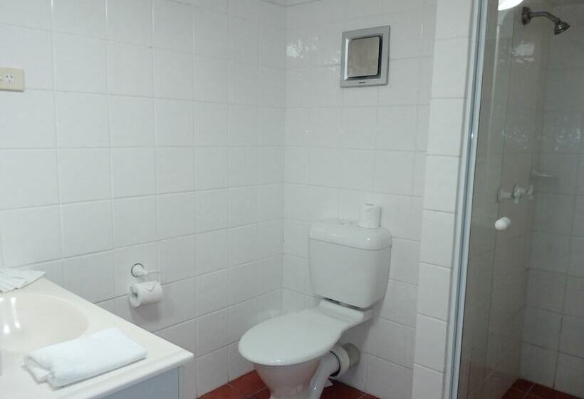 בית מלון כפרי Lake Central Cairns