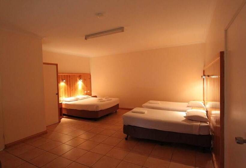 Отель Lazy River Motor Inn