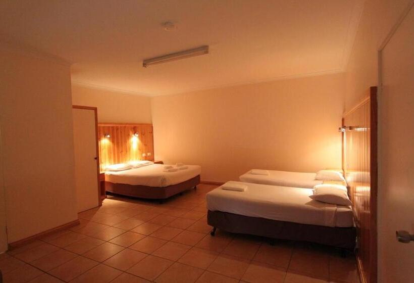 Отель Lazy River Motor Inn