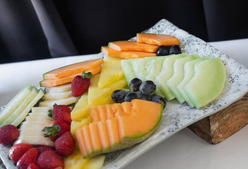 호텔 Mantra Crown Towers