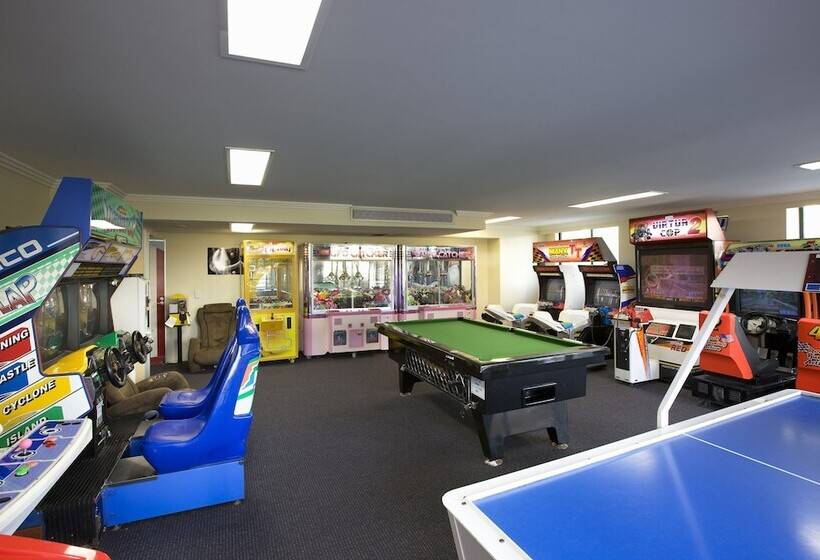 호텔 Mantra Crown Towers