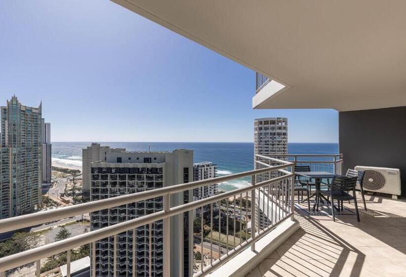 호텔 Mantra Crown Towers