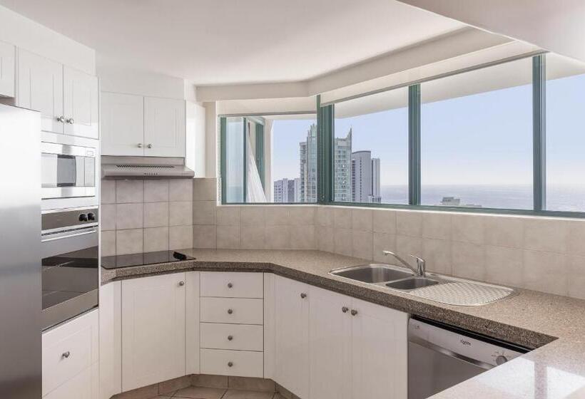 호텔 Mantra Crown Towers