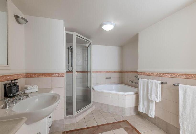 호텔 Mantra Crown Towers