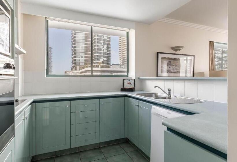 호텔 Mantra Crown Towers