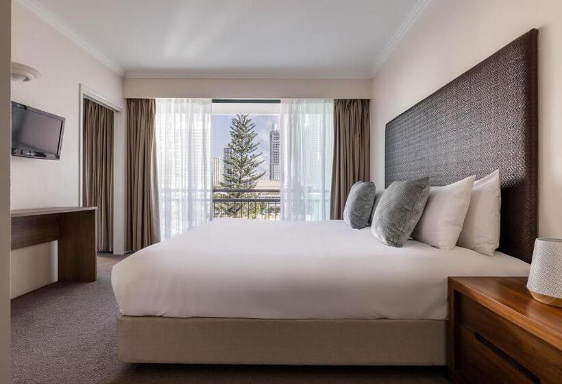 هتل Mantra Crown Towers