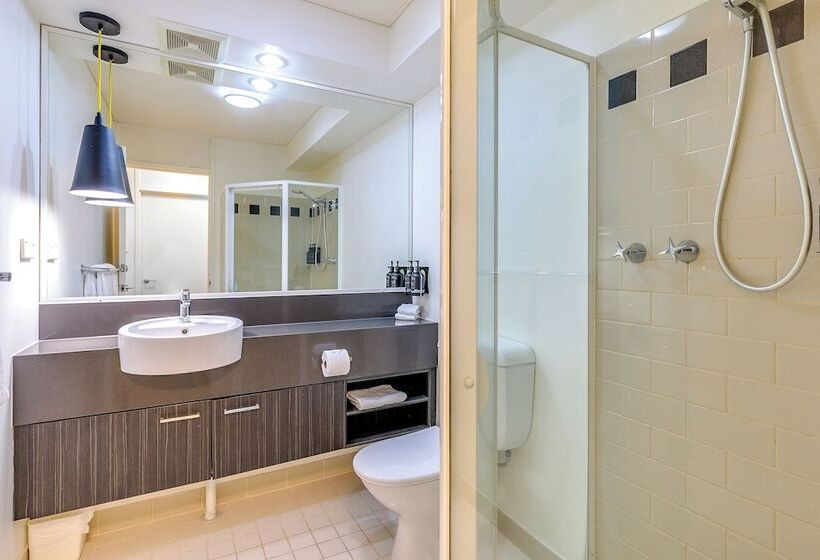 هتل Mantra On Hay Perth