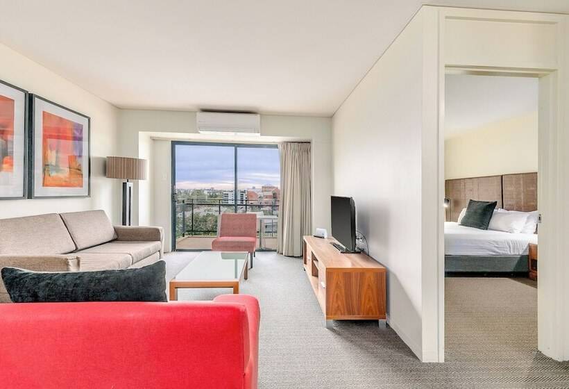 هتل Mantra On Hay Perth