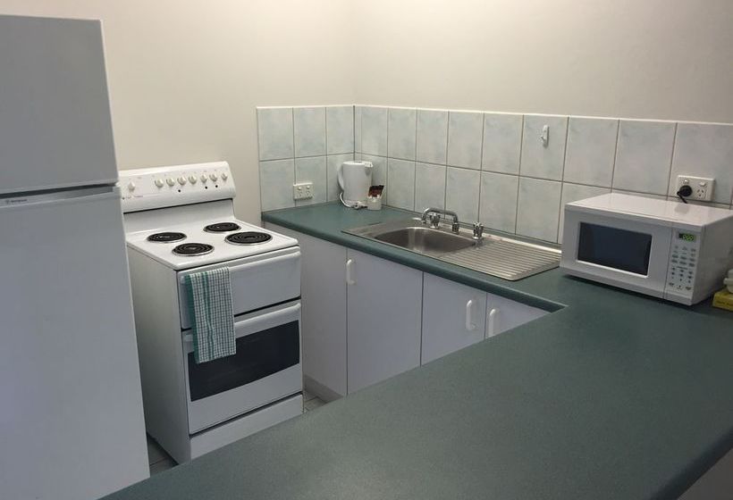 ホテル Mediterranean All Suites