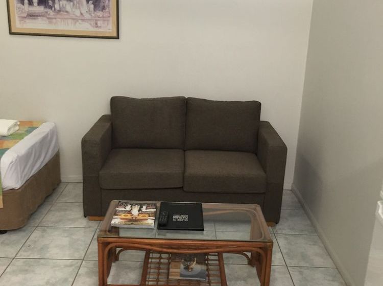 ホテル Mediterranean All Suites