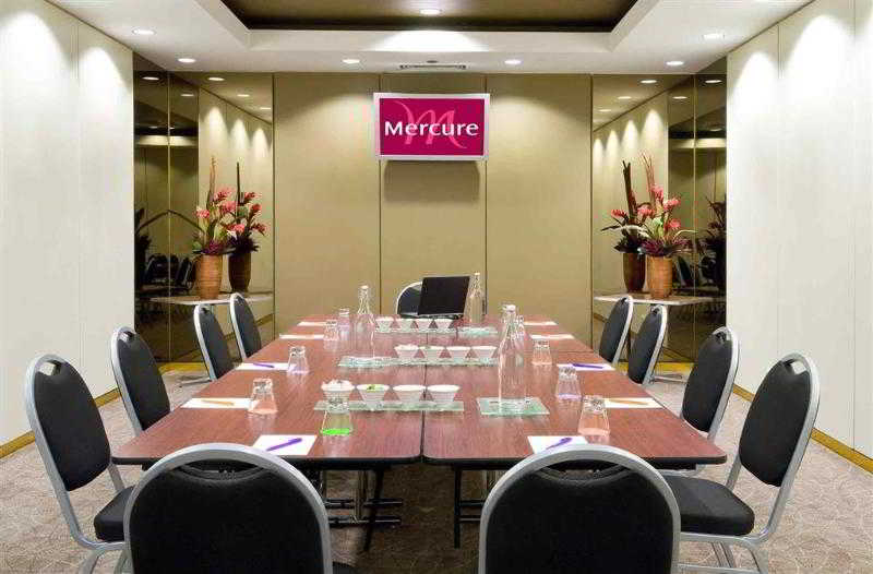 בית מלון כפרי Mercure Melbourne Treasury Gardens