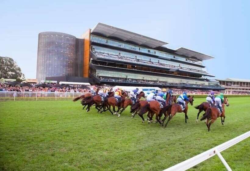 هتل Mercure Sydney