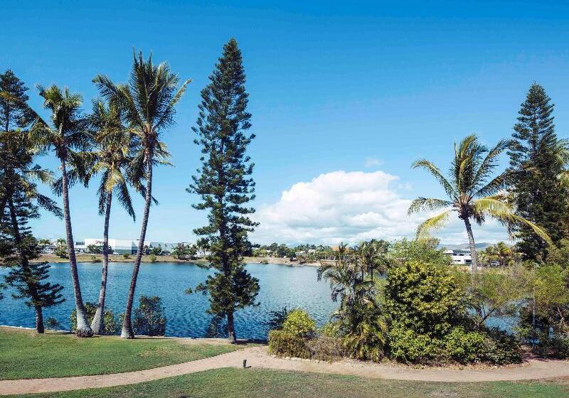 هتل Mercure Townsville