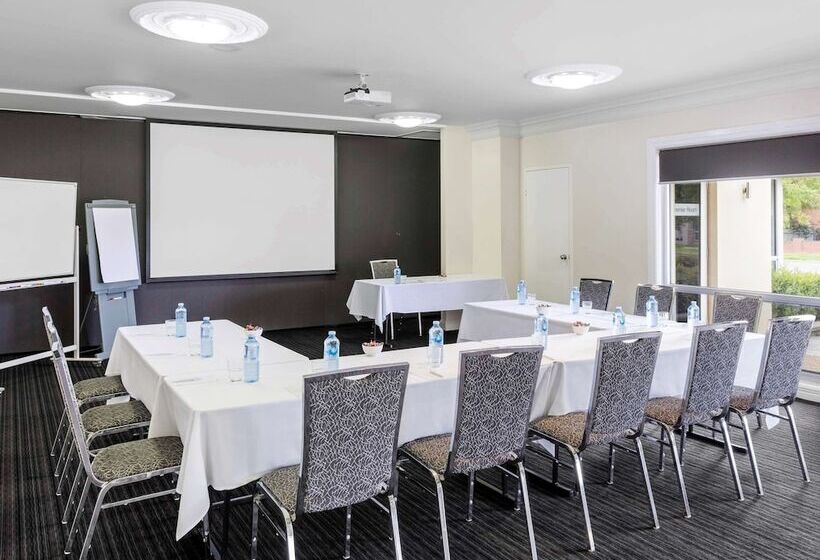 בית מלון כפרי Mercure Wagga Wagga