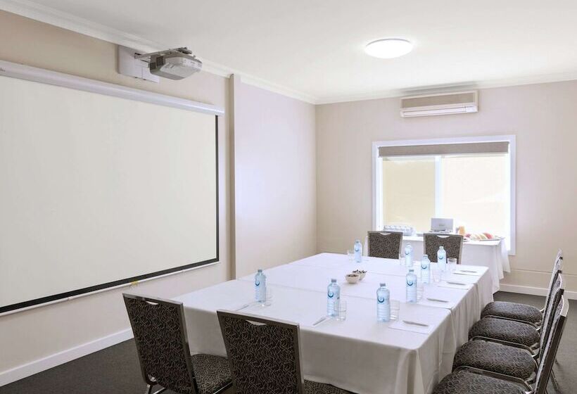 هتل Mercure Wagga Wagga